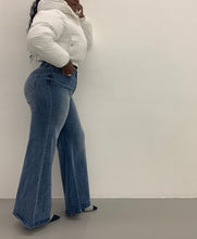 Load image into Gallery viewer, Tilly “MOM” Jeans
